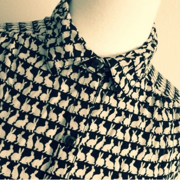 Divided Tops - BLACK & BEIGE SMALL BUNNY BUTTON-DOWN SHIRT